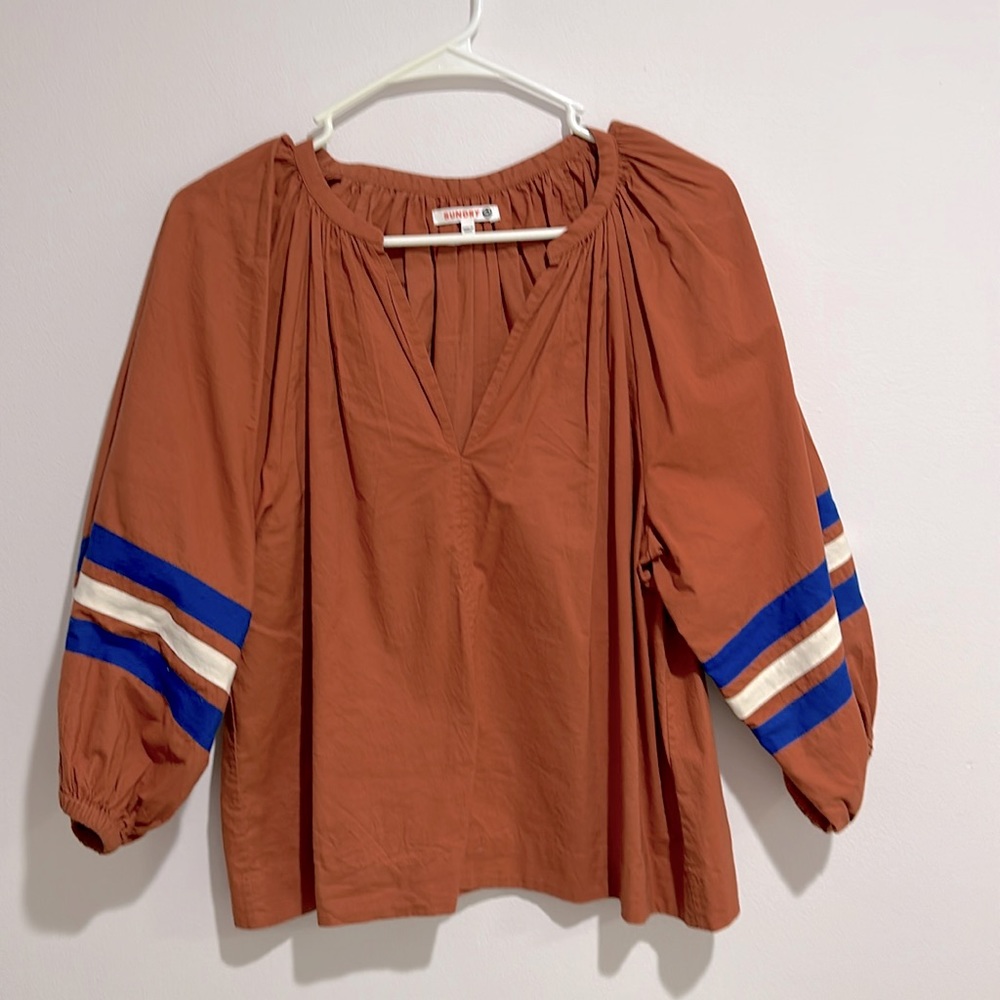 Sundry top